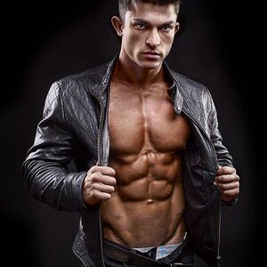 Artem Tom_physique Tkach