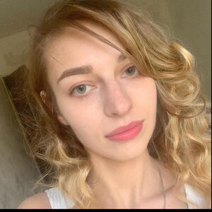 ANASTASIIA VYNOHRADOVA picture