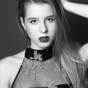 Alina Mu