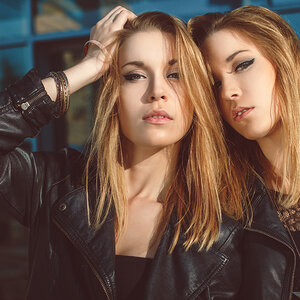 Alina and Oksana Stetsiuk