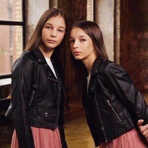 Karina&amp;Diana Alesich