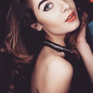 Maria Azarova picture