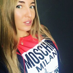 Леся Попова