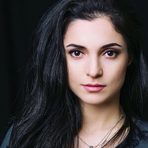 Анета Султанова