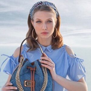 Алина Бредова