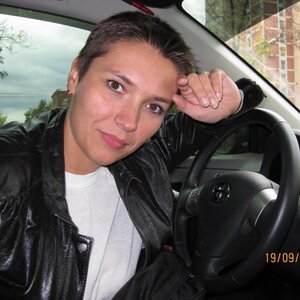 Alena Ray