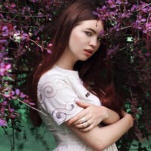 Лола Лескова