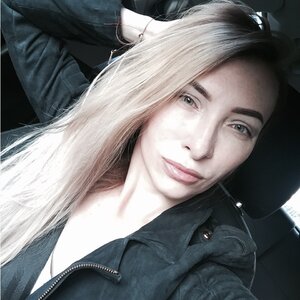 Anna `Fox