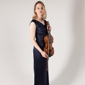 Anastasia Azloveckaa