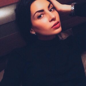 Niki Apple
