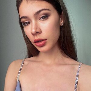 Vladlena Semenuk picture