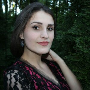 Ana )))))