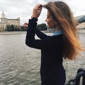 оля Максимова