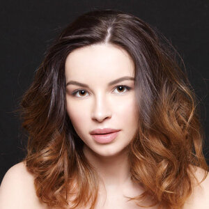 Oksana Bloom