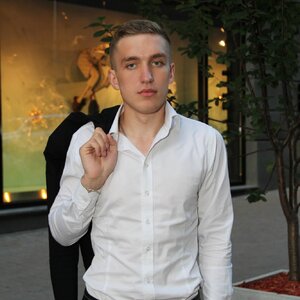 Vitaliy Kesarchuk