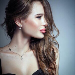 Jenny Miller picture