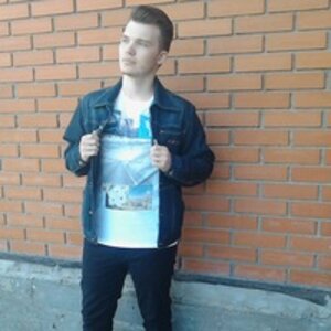 Даня Ларин