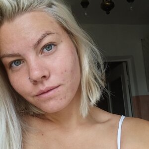 Анна Азанова