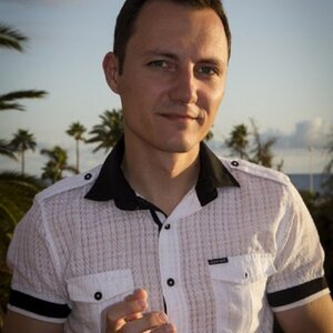 Павел Долженко