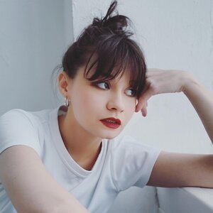 Кристина Ли