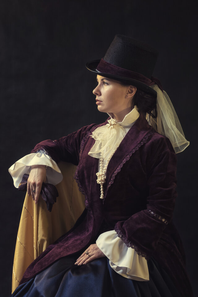 Portrait of townwoman.