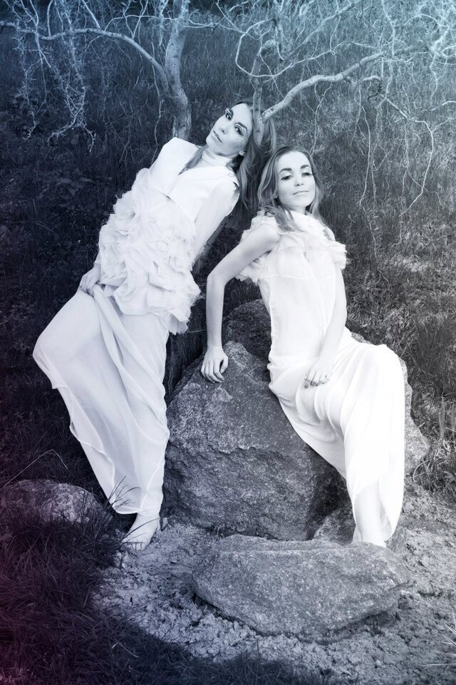 Foto Alina and Oksana Stetsiuk