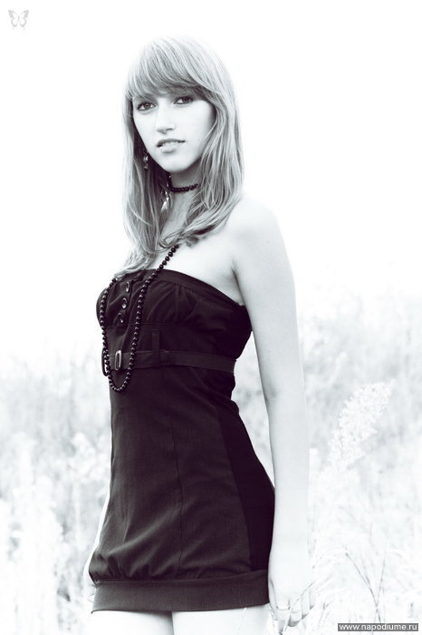 Photoshooting Session with Julia - White Summer (2009)