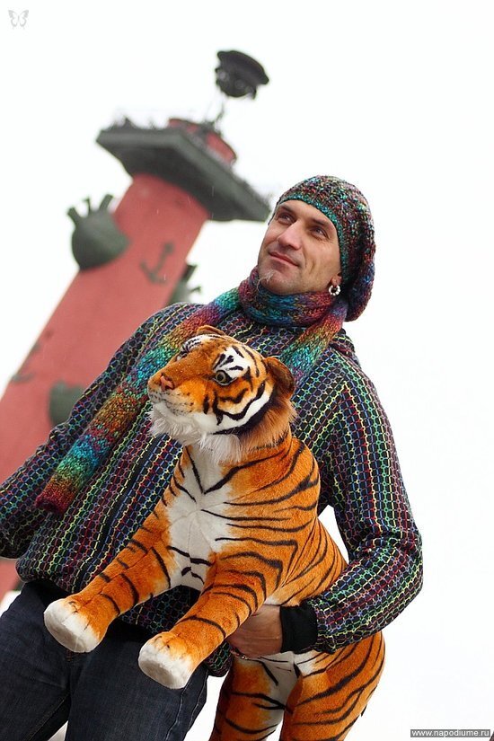Жаль, в те дни на Колоннах ещё не было огня, как в НовоГоднюю Ночь!