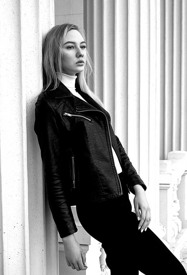 Фото KATHERINE TROY