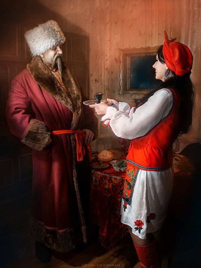 Пан Голова! Ну! Черт косолапый! Добро пожаловать, пан голова! Пан голова! Вечер добрый! Чудная, достолюбезная солоха.  Ph. Ева Олерских.