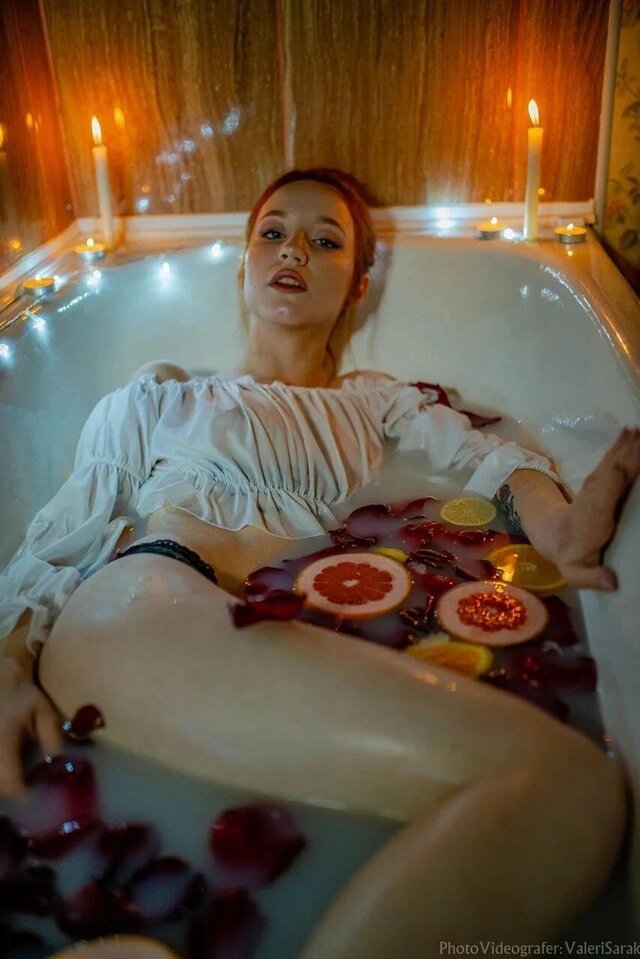 Ekaterina Kolobova Kolobova's photo