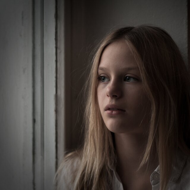Elize, Belova