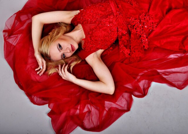 照片Ekaterina Peschanova