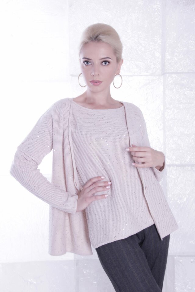 Lookbook of "Musetti"