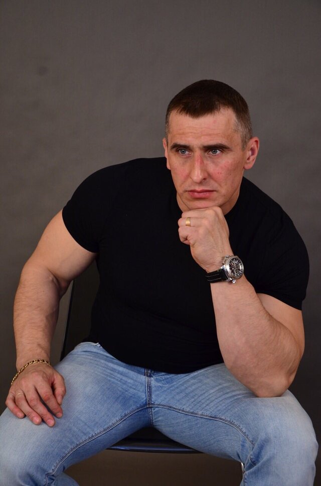 照片Andrej Selamov