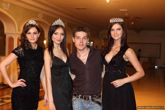 IQueen Астана