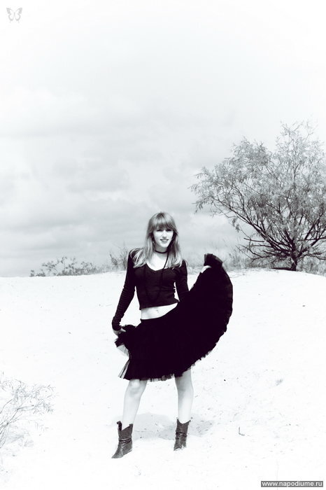 Photoshooting Session with Julia - White Summer (2009)