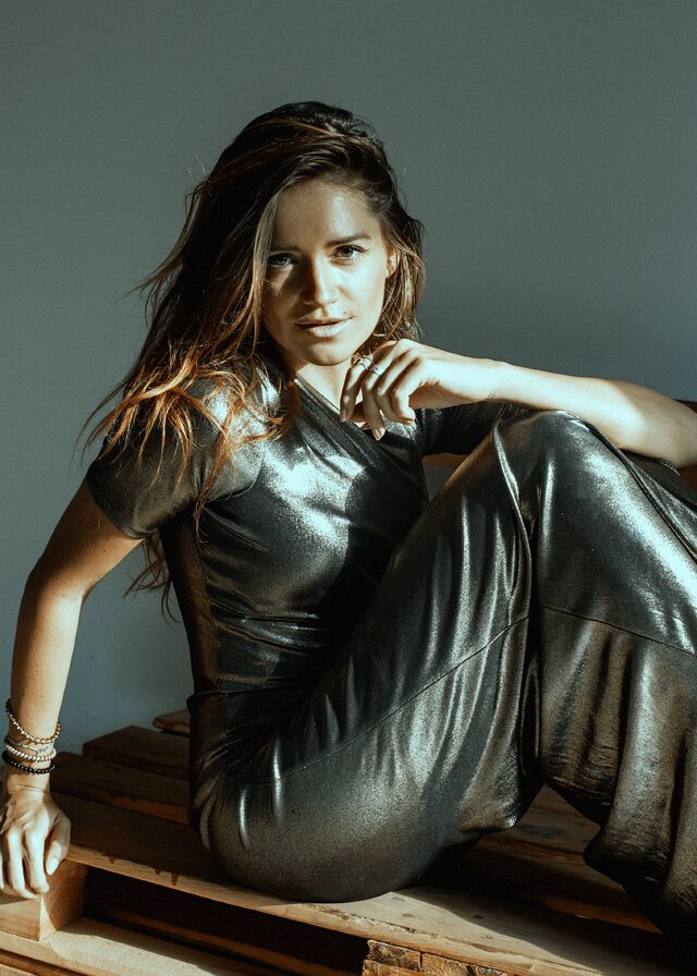 Фото Юлия Julia Black Черная