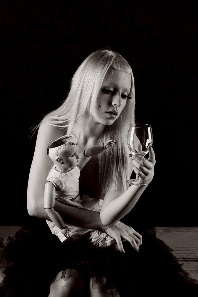 .empty wineglass