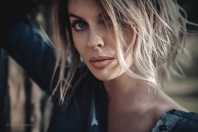 Face, Hairstyle, Blond, Beauty, Eyebrow, Layered hair, Long hair, Chin, Lip