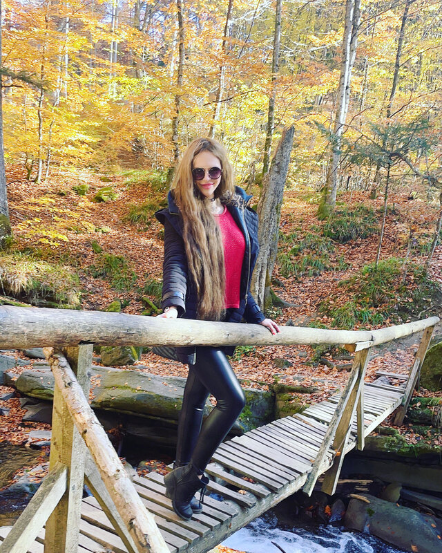 Lola Lav's photo