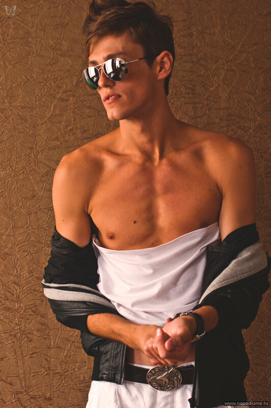 Make-up, hair-style: Sandros Kazanovskiy
Стиль: Ева Ленски
Фотограф: Александр Анненков