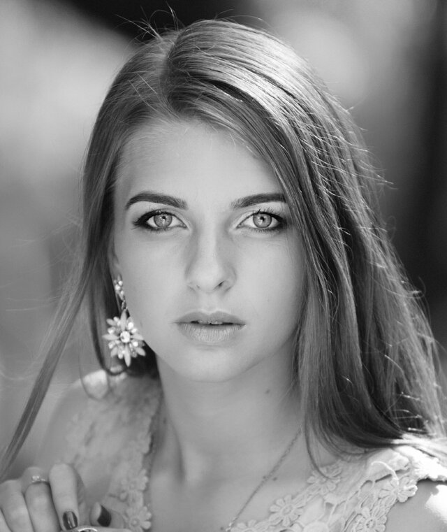 Face, Eyebrow, Hairstyle, Beauty, Lip, Lady, Black-and-white, Portrait