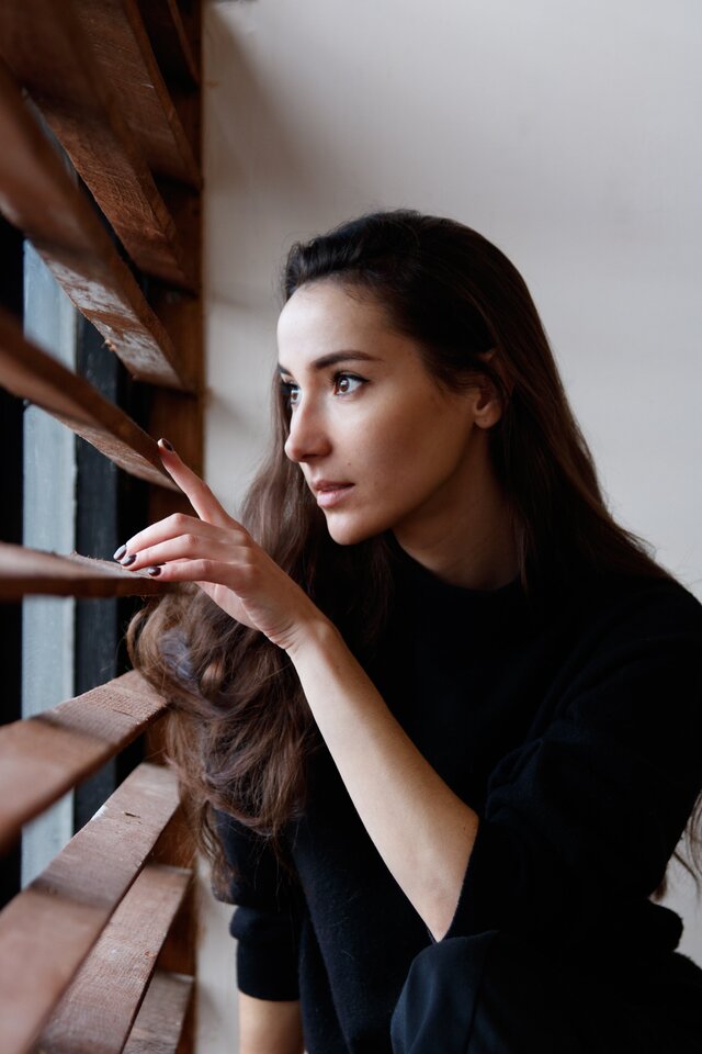 Beauty, Hairstyle, Long hair, Model, Fashion, Brown hair, Eye