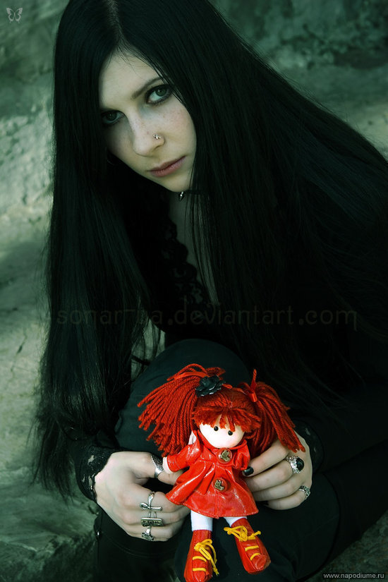 http://sonar-ua.deviantart.com/art/Djess-Poison-Doll-54174463