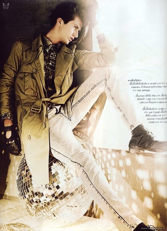 V's photo