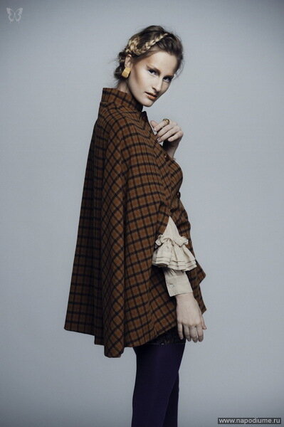Photo - Роман Шмидт. Model - Викория Сапогова. Stylist - Зоя Просекова. Make-up & hair - я.