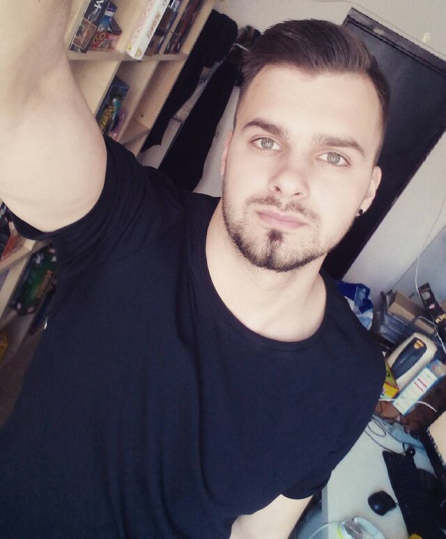 照片Aroslav Rudic