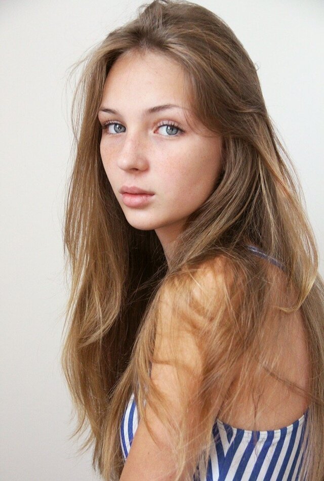 Face, Hairstyle, Long hair, Blond, Eyebrow, Brown hair, Beauty, Lip, Layered hair