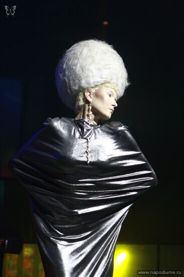 照片ANATOLY STYLIST MAKE-UP MODEL